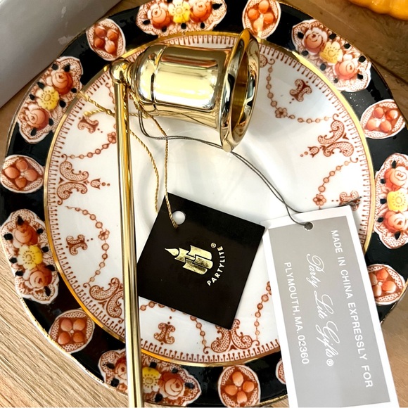 Vintage NIB Brass Candle Suffer - Picture 2 of 6